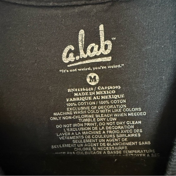 Black Men’s T-Shirt with Cat and Shark Graphic Size M - Picture 4 of 4